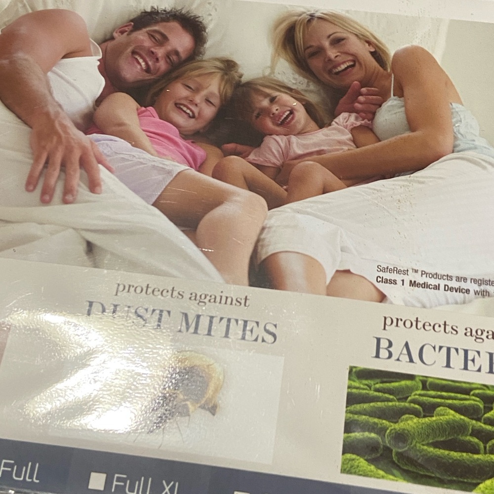 Waterproof hypoallergenic Premium Mattress Protector - Picture 3 of 4